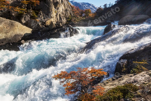 Preview: Autumn in Patagonia