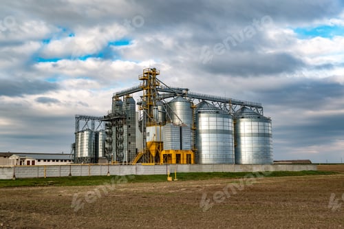 Vista previa: Elevador granero. planta de agroprocesamiento y fabricación de silos de procesamiento y plata