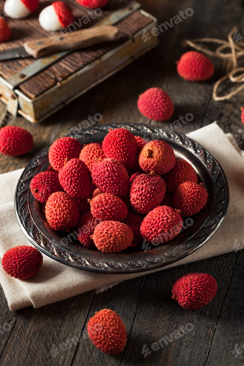 Preview: Raw Organic Red Lychee Berries
