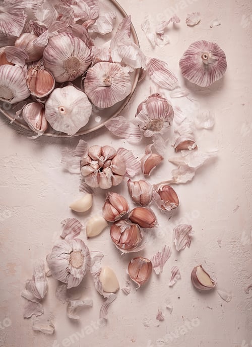 Preview: Fresh garlic on a white background, top view, food concept,