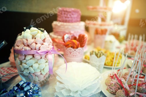 Preview: Candy bar at wedding reception
