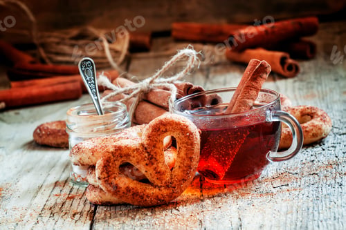 Preview: Cinnamon pretzel, ground cinnamon, black tea,