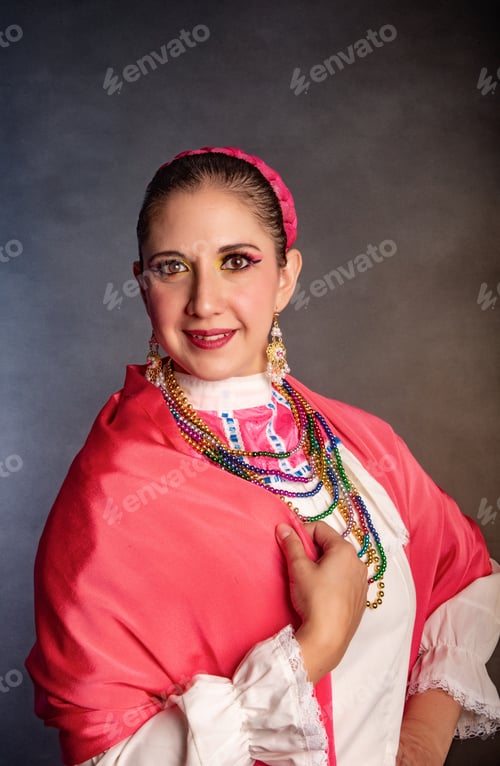 Preview: Mexican woman with Mexican warrior state costume