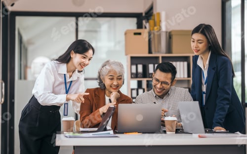 Preview: Asian people in office, group meeting in boardroom, working together, annual discuss opinions