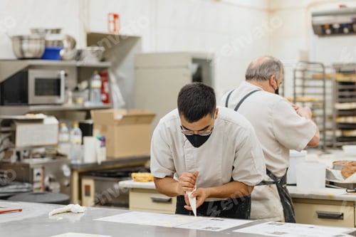 Preview: Working bakery team