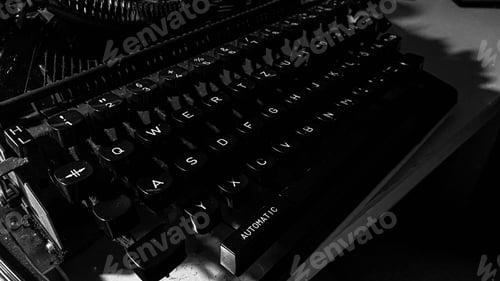 Preview: Vintage Retro Typewriter