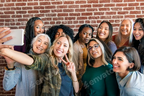 Preview: Happy women taking a selfie
