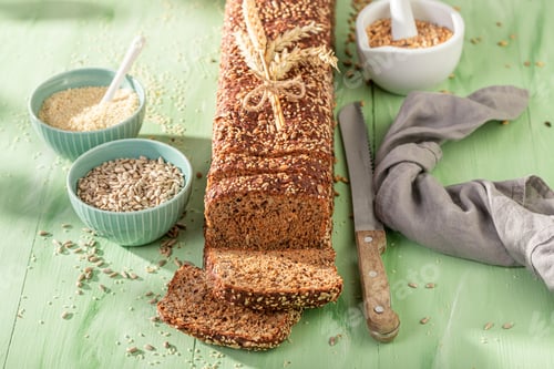 Preview: Healthy loaf of wholemeal bread as source of fiber.