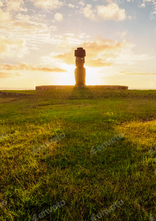 Preview: Moai on Easter Island, Chile