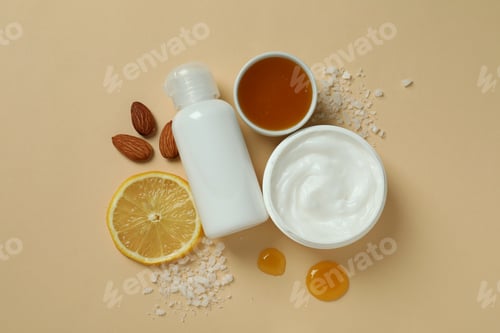 Vista previa: Natural spa cosmetics on beige background, top view