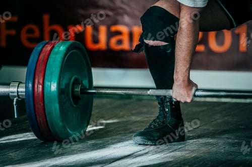 Preview: Male athlete deadlift in competition