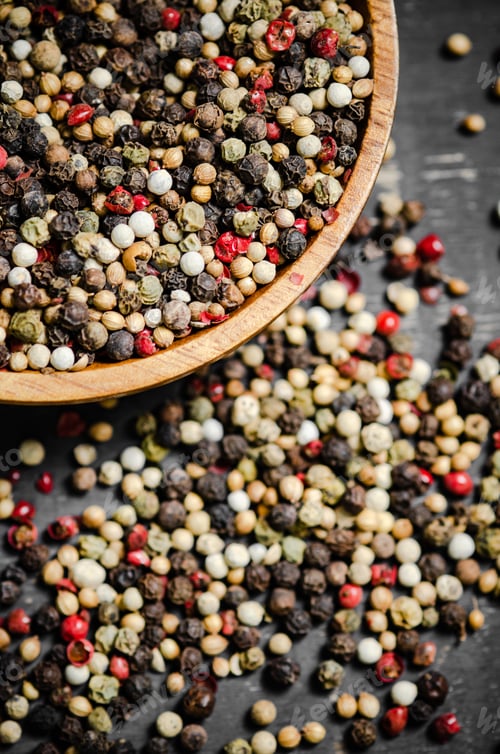 Preview: Peppercorn on rustic background.