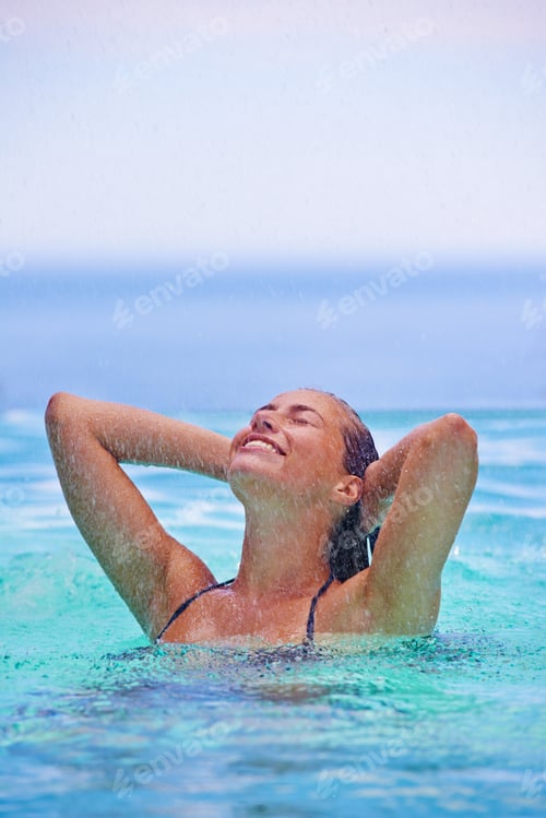 Preview: Having a leisurely time in the water