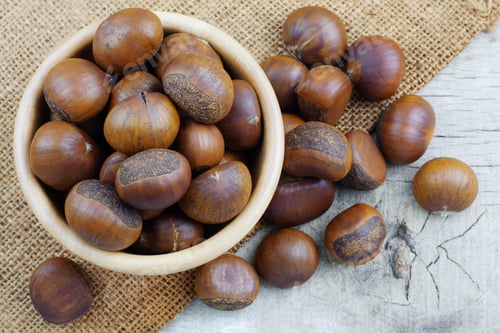 Preview: Chestnut on wooden floor