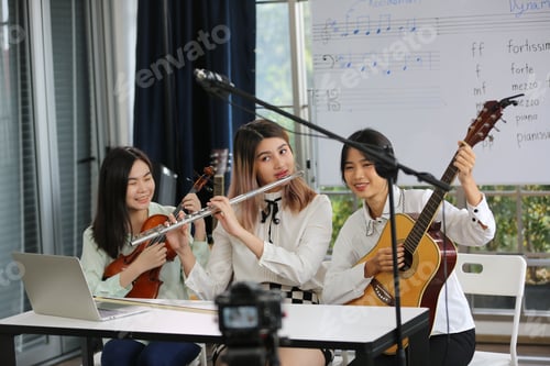 Preview: student person learning classical music with online class live streaming media video, musical class