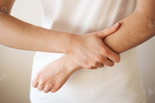 Preview: Hand injury with bruising and pain. Woman arm trauma. Orthopedic care