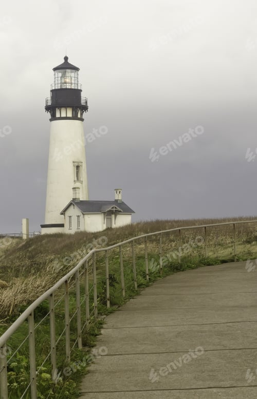 Preview: Yaquina Head Lighthouse, A Popular Tourist Attraction Built In 1871 In Newport, Oregon, On A Stormy