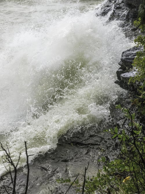 Preview: Force Of Nature: Wave From Lake Michigan Crashes Into Limestone Cliff In Eastern Door County