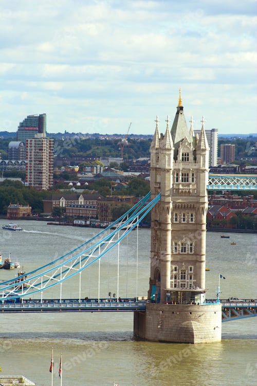 Preview: Tower Bridge In London ..