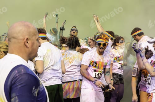 Preview: Kalamazoo, Michigan, Usa - April 12, 2014: Runners Show A Variety Of Reactions To Their Collective