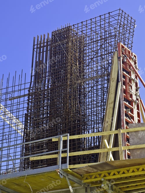 Preview: Reinforcement At A Glance: Tall Rebar Beam Cage For Cast Concrete On Construction Site