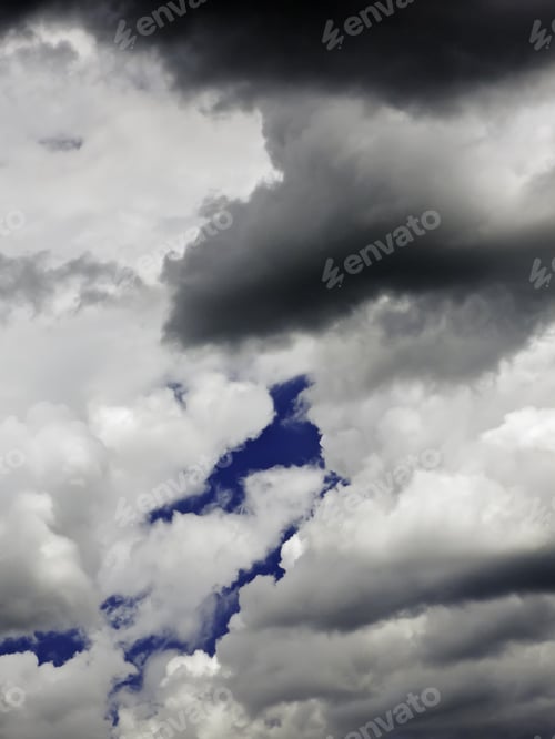 Preview: Summer Cloudscape: Approach Of Storm Clouds On An Afternoon At End Of June In Northern Illinois