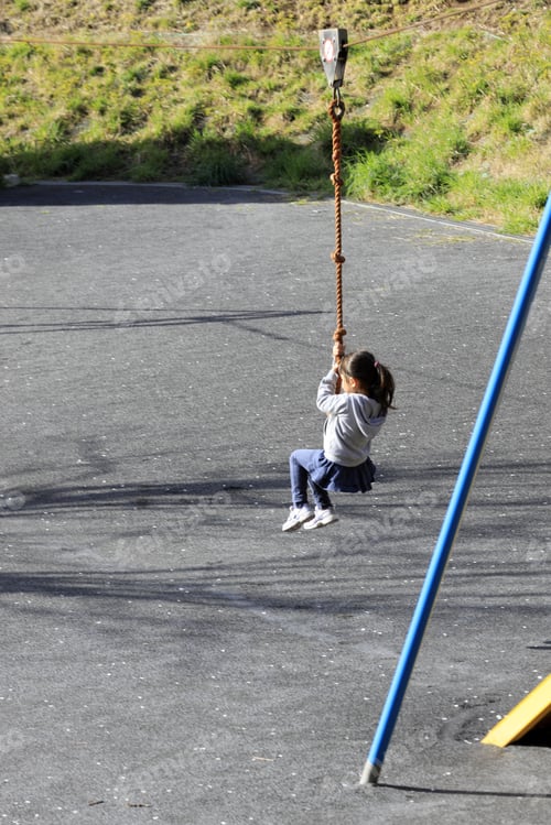 Preview: Japanese Girl (5 Years Old) Playing With Flying Fox
