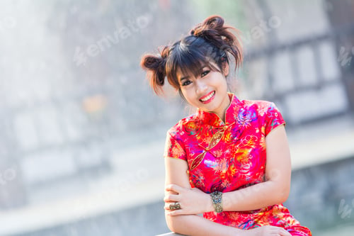 Preview: Beautiful Girl Wearing Traditional Cheongsam