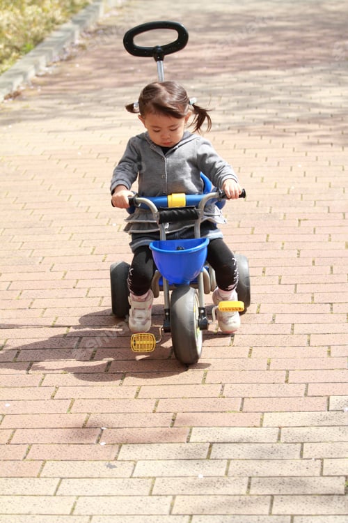 Preview: Japanese Girl Riding On The Tricycle 2 Years Old