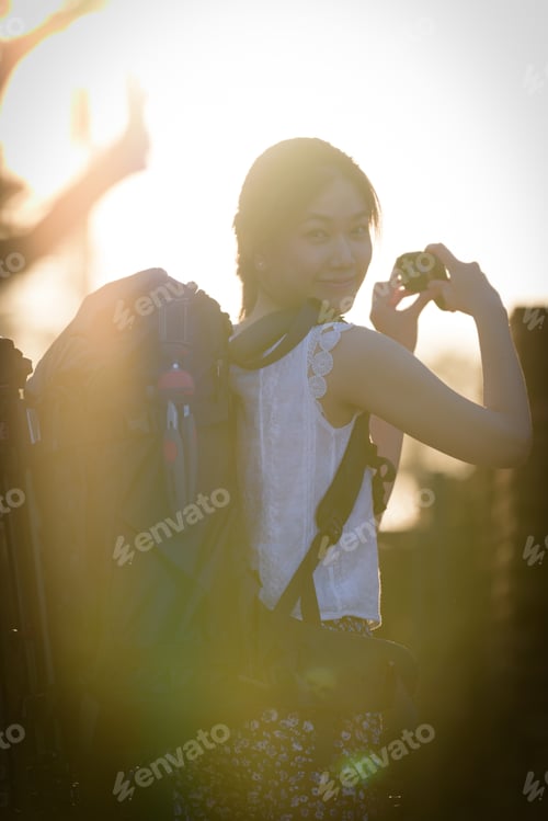 Preview: Asian Beautiful Girl Has Travel And Take A Photo At Wat Chaiwatthanaram Temple In Ayuthaya