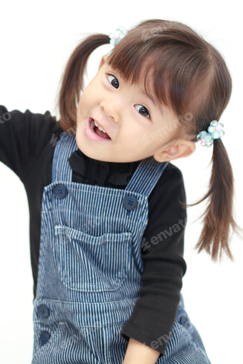 Preview: Smiling Japanese Girl (3 Years Old) (White Back)
