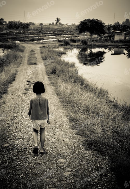Preview: Little Girl Walk In The Country, Dark Tone