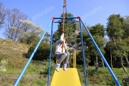 Preview: Japanese Girl (5 Years Old) Playing With Flying Fox