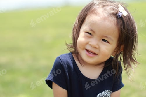 Preview: Smiling Japanese Girl (1 Year Old)