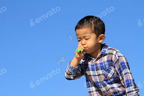 Preview: Japanese Boy Playing With Bubble (3 Years Old)