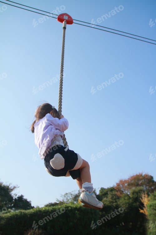 Preview: Japanese Girl (3 Years Old) Playing With Flying Fox