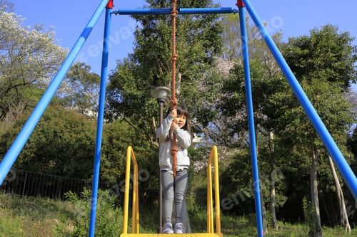 Preview: Japanese Girl (5 Years Old) Playing With Flying Fox
