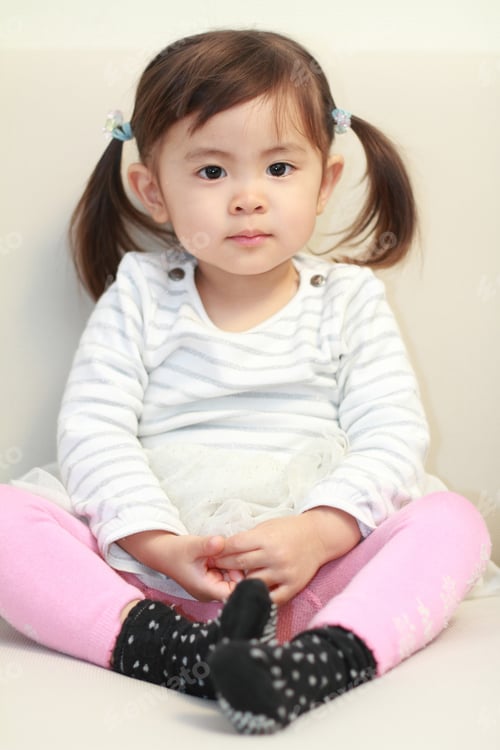 Preview: Japanese Girl Sitting On The Sofa (2 Years Old)