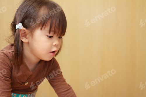 Preview: Smiling Japanese Girl (3 Years Old)