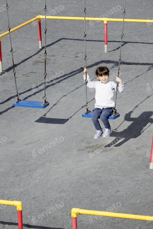 Preview: Japanese Girl On The Swing (5 Years Old)