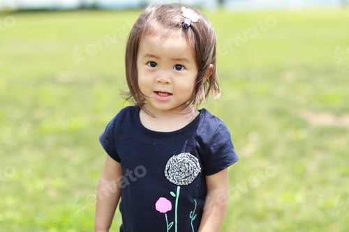 Preview: Smiling Japanese Girl (1 Year Old)
