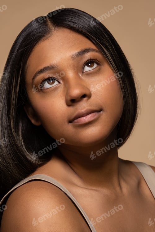 Preview: Close Up Studio Portrait Of Young And Beautiful African American Woman In Her 20S With Perfect Skin