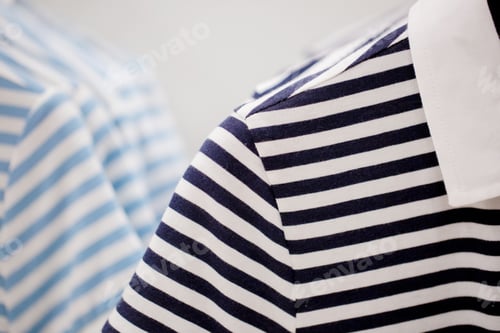 Preview: Hanging Polo Shirt In Shopping Mall