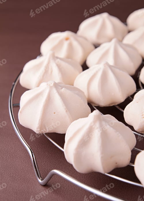 Preview: Meringue
