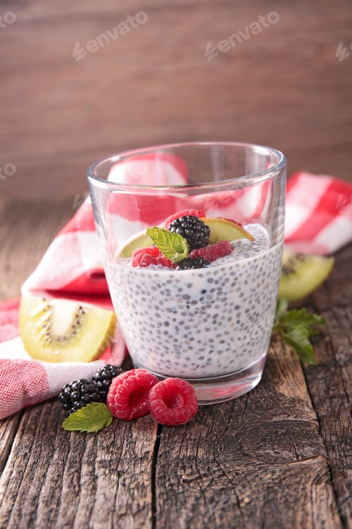 Preview: Chia Seed Pudding With Fruits