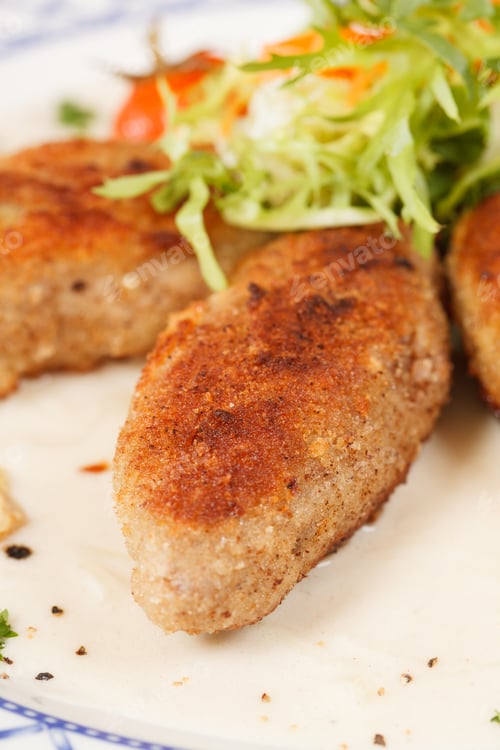 Preview: Cutlets With Salad