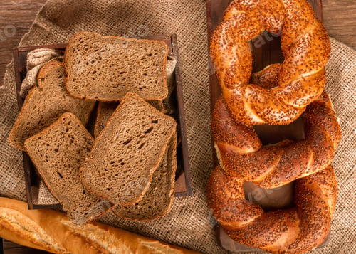 Preview: Turkish Bagels With French Baguette And Slices Of Bread In Box