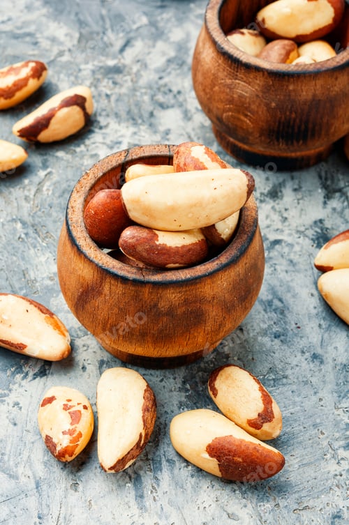 Preview: Wooden Retro Mortar Filled With Brazil Nut