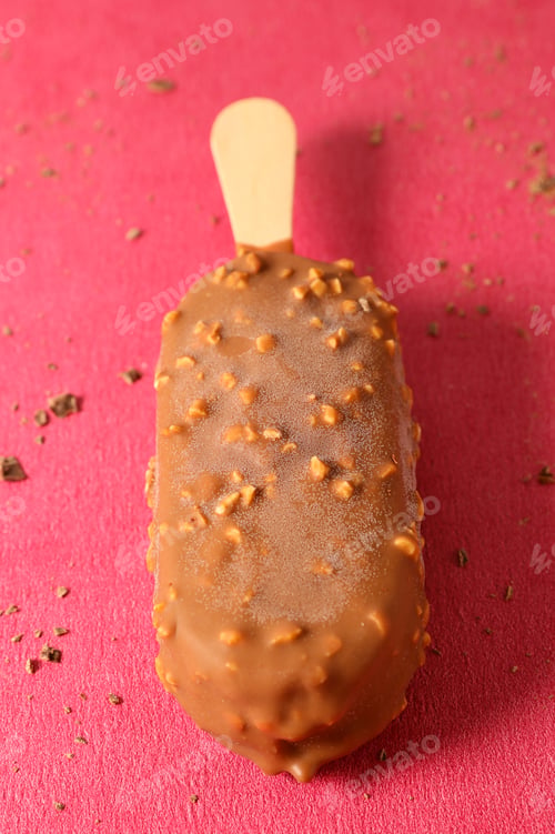 Preview: Ice Cream With Chocolate And Hazelnut