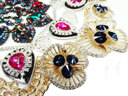 Preview: Jewelry As Fashion Background Necklace With Bright Crystals Set